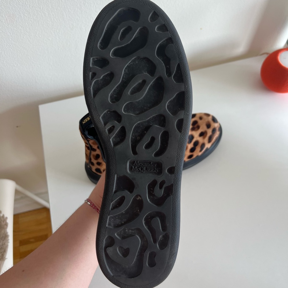 Alexander McQueen Leopard Chelsea Ankle Boots - Picture 5 of 6